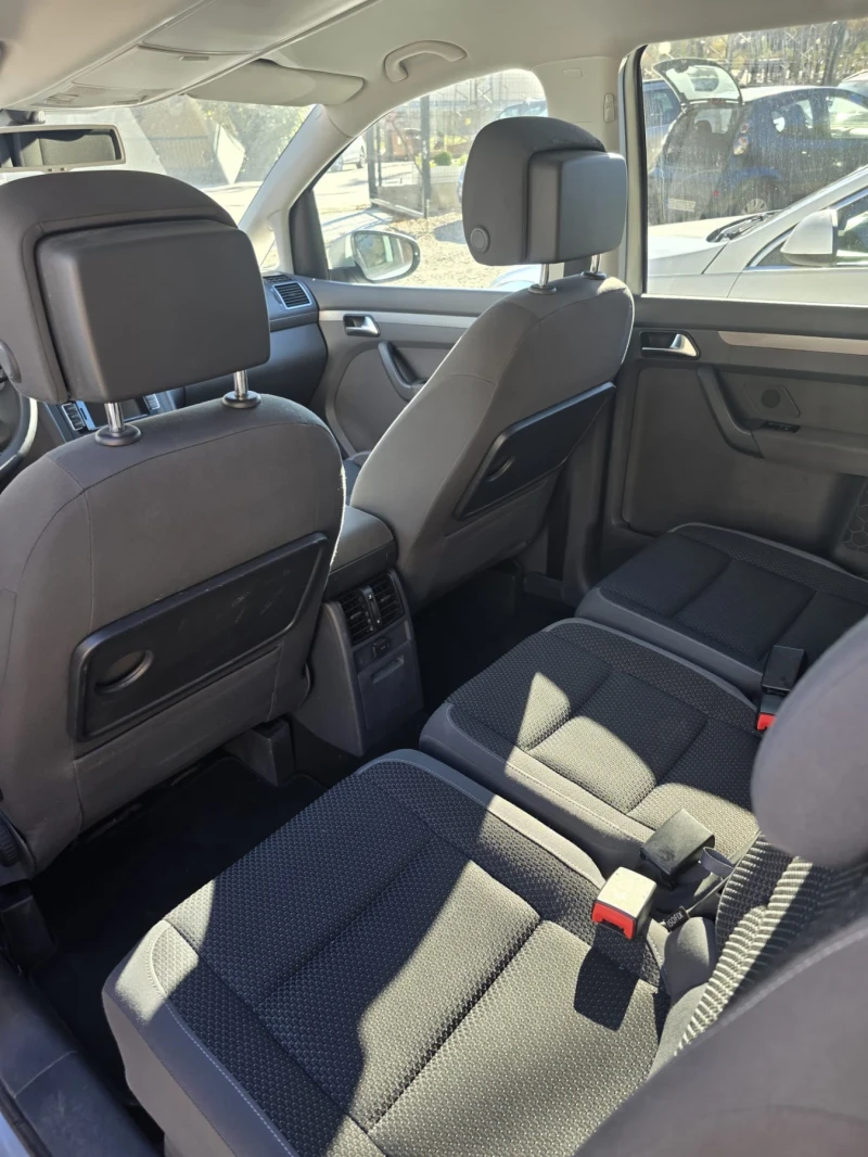 VW Touran, снимка 6 - Автомобили и джипове - 52718249