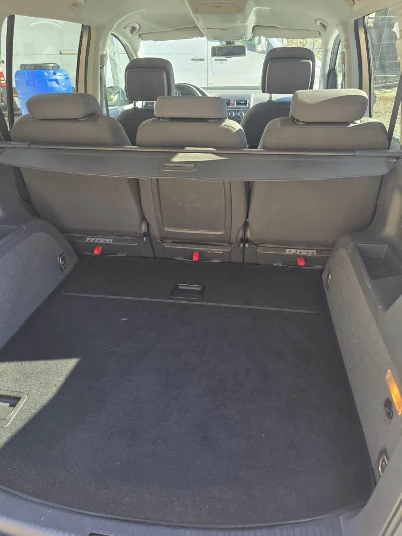 VW Touran, снимка 7 - Автомобили и джипове - 52718249