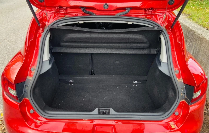 Renault Clio, снимка 5 - Автомобили и джипове - 52460087