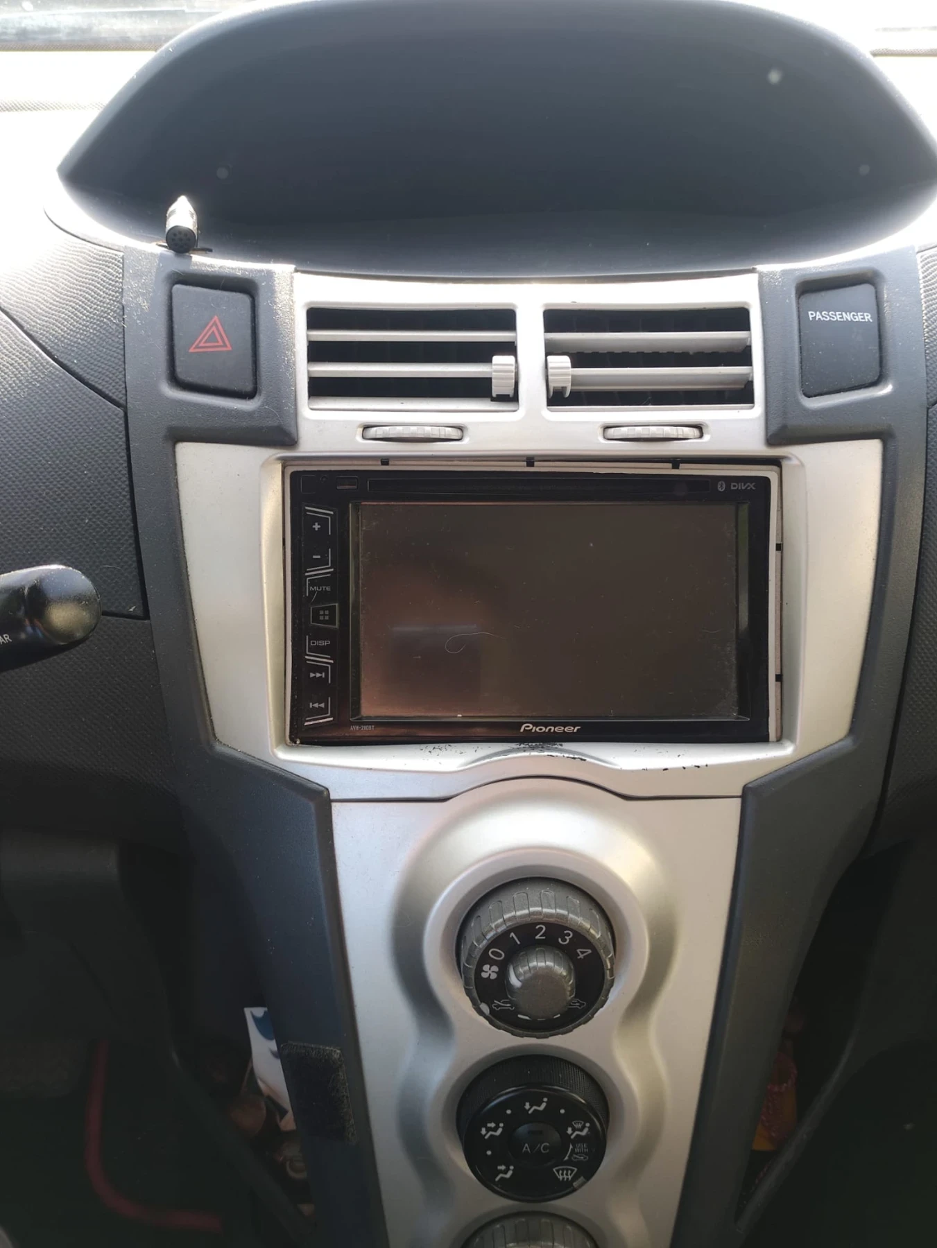 Toyota Yaris  - изображение 6
