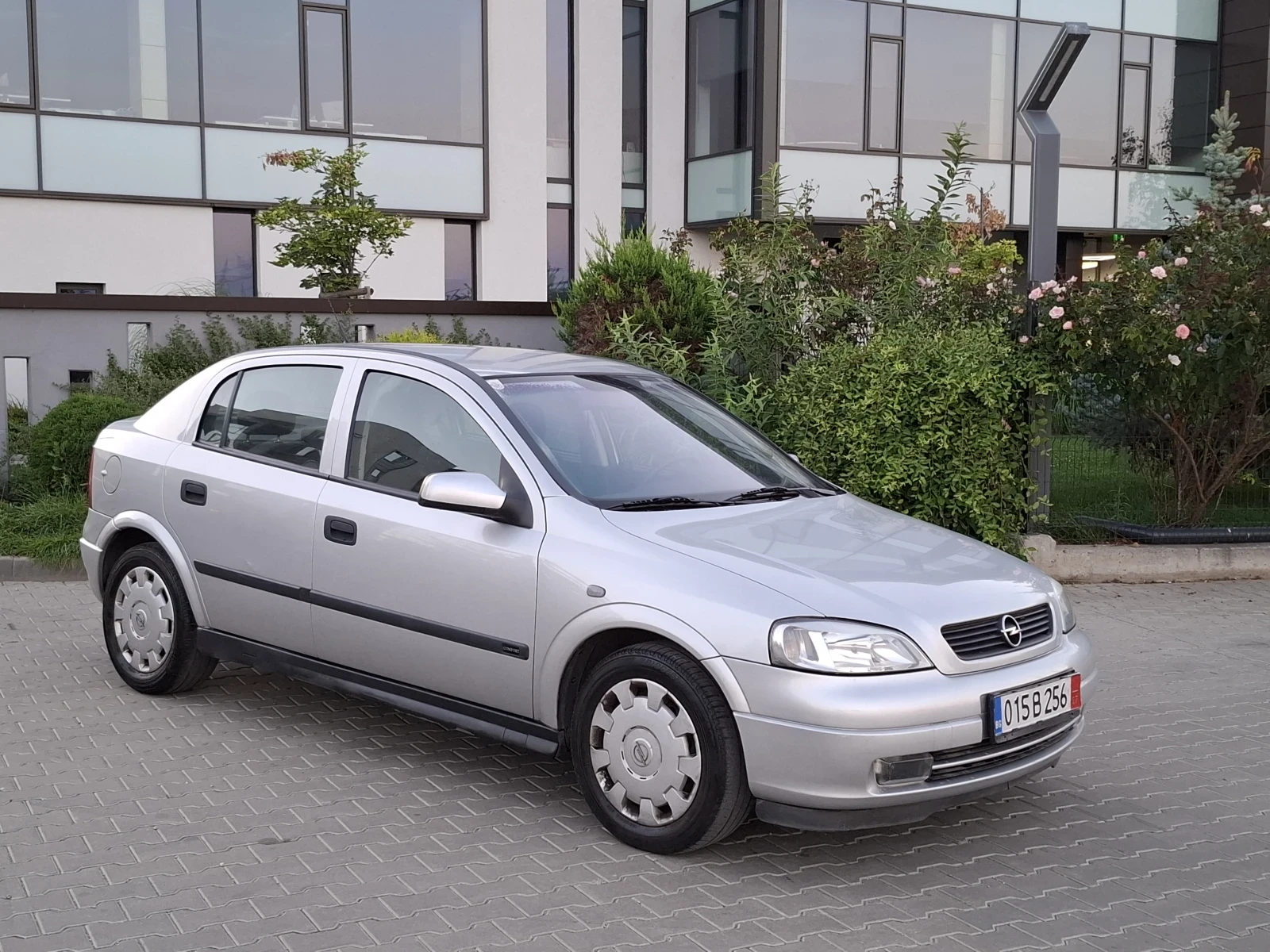 Opel Astra 1.6i* (101кс)* FACELIFT* * ABТОМАТ* * НОВ ВНОС* *  - изображение 9