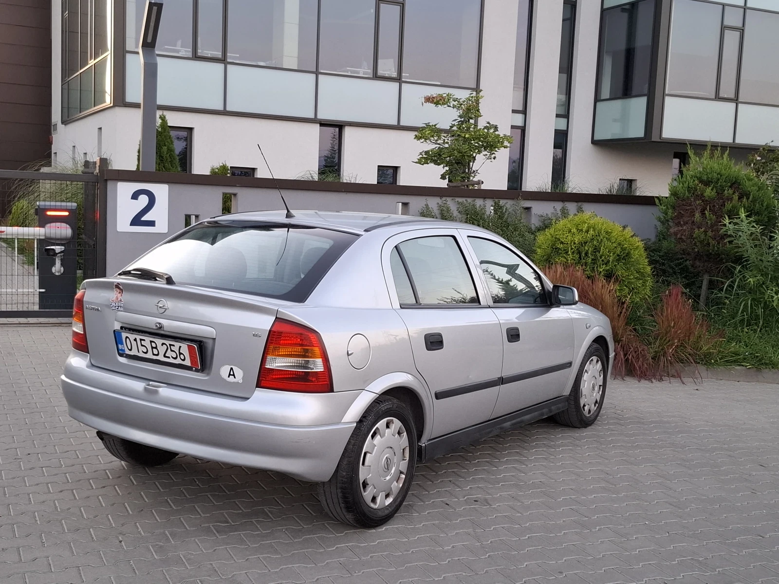 Opel Astra 1.6i* (101кс)* FACELIFT* * ABТОМАТ* * НОВ ВНОС* *  - изображение 10