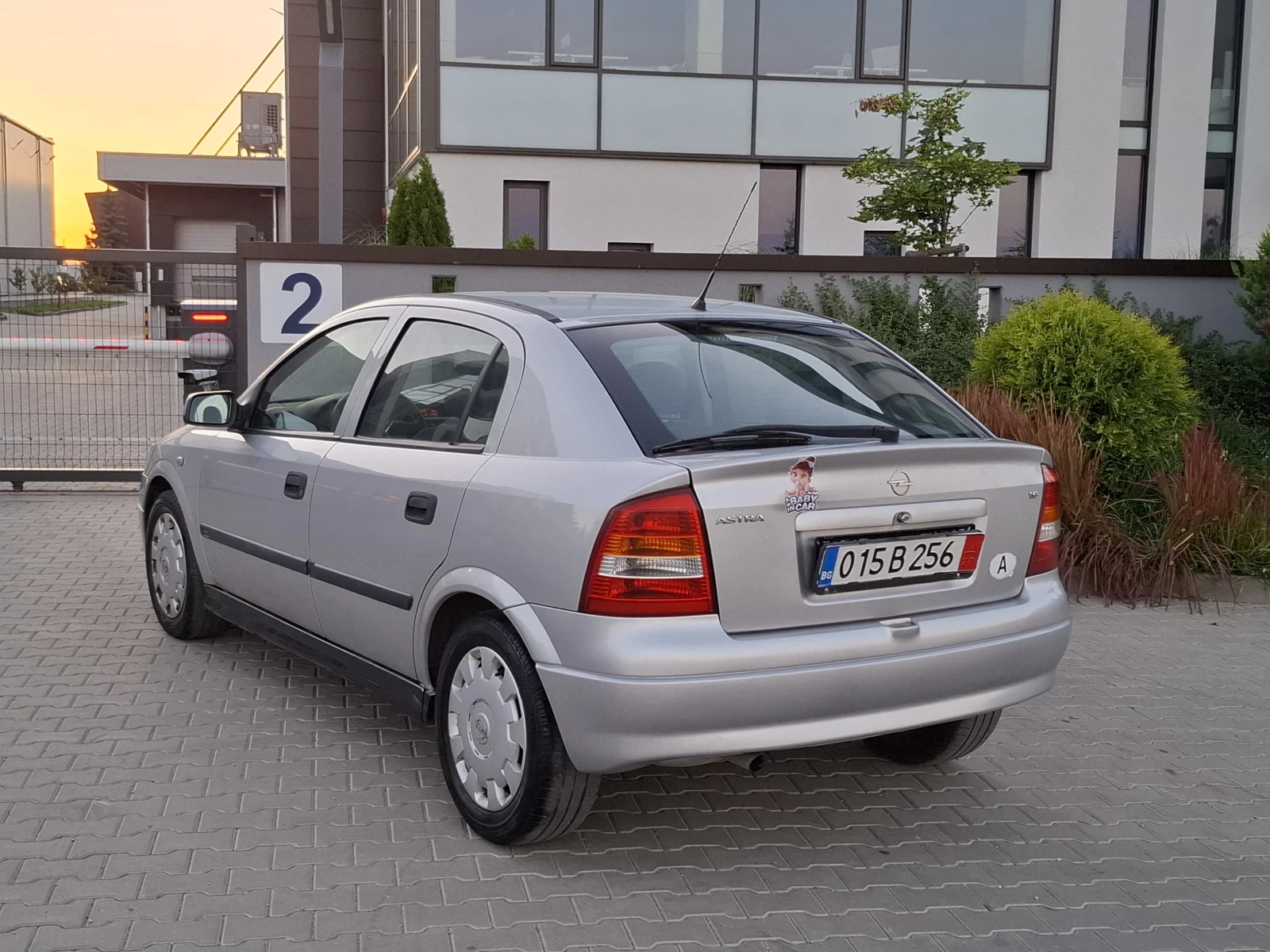 Opel Astra 1.6i* (101кс)* FACELIFT* * ABТОМАТ* * НОВ ВНОС* *  - изображение 5