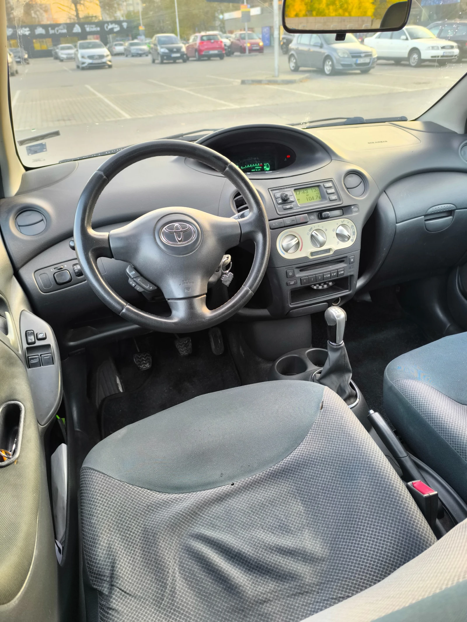 Toyota Yaris  - изображение 4