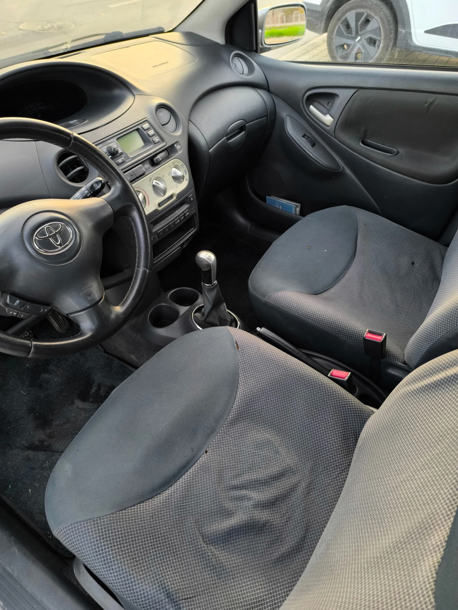 Toyota Yaris  - изображение 5