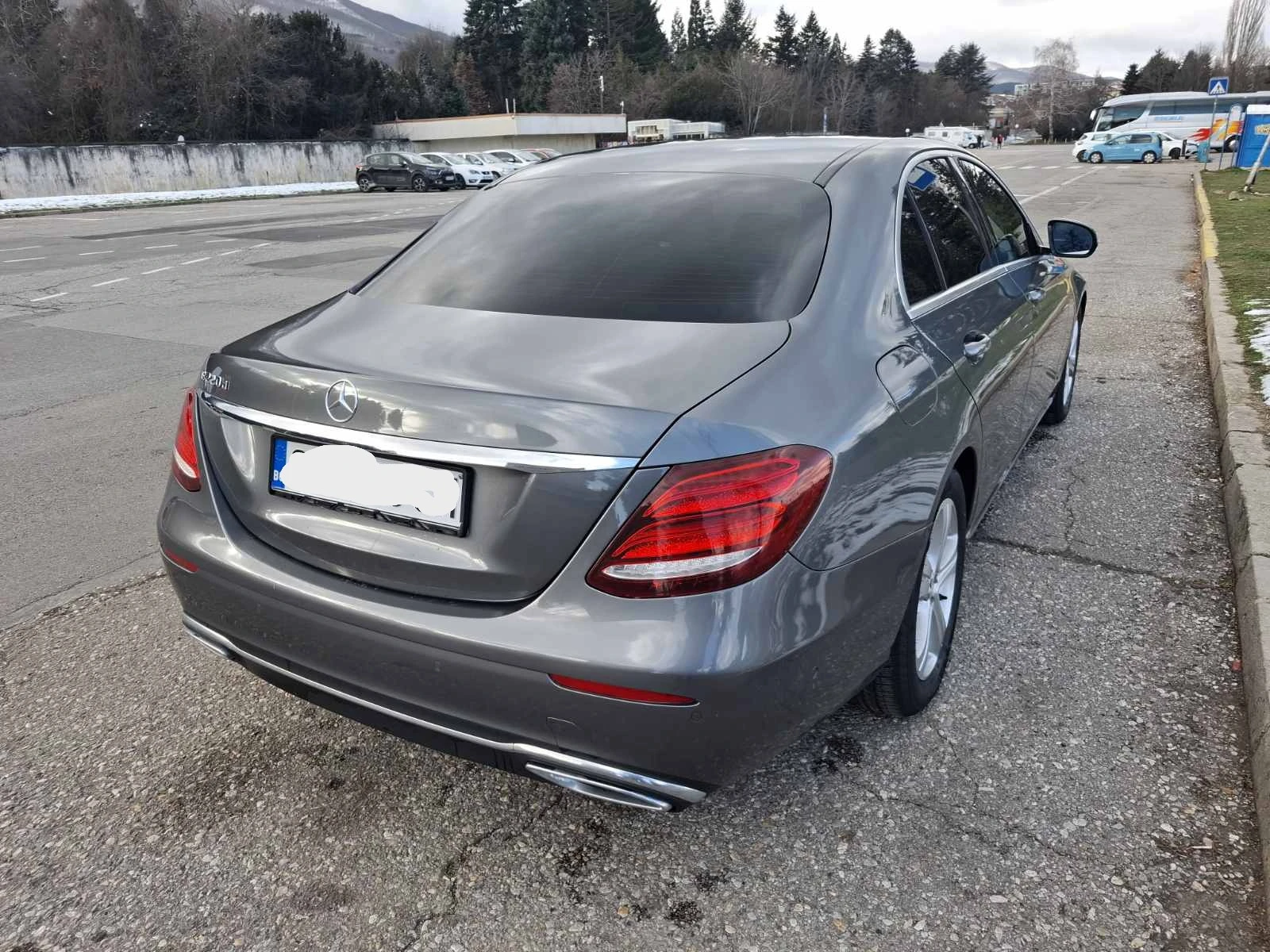 Mercedes-Benz E 220, снимка 3 - Автомобили и джипове - 54100129