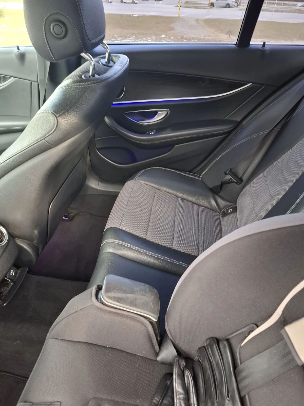 Mercedes-Benz E 220, снимка 7 - Автомобили и джипове - 54100129