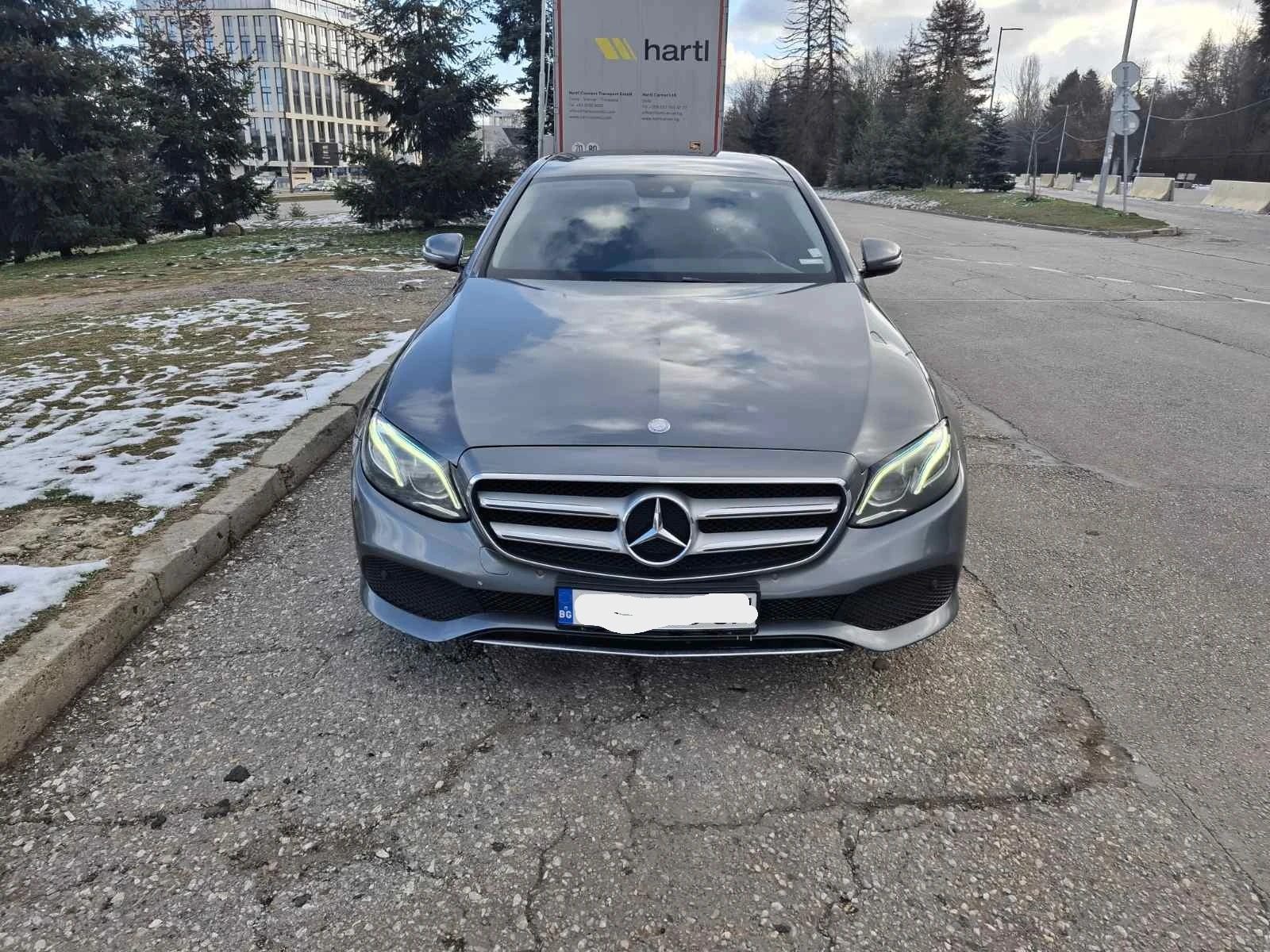 Mercedes-Benz E 220, снимка 5 - Автомобили и джипове - 54100129