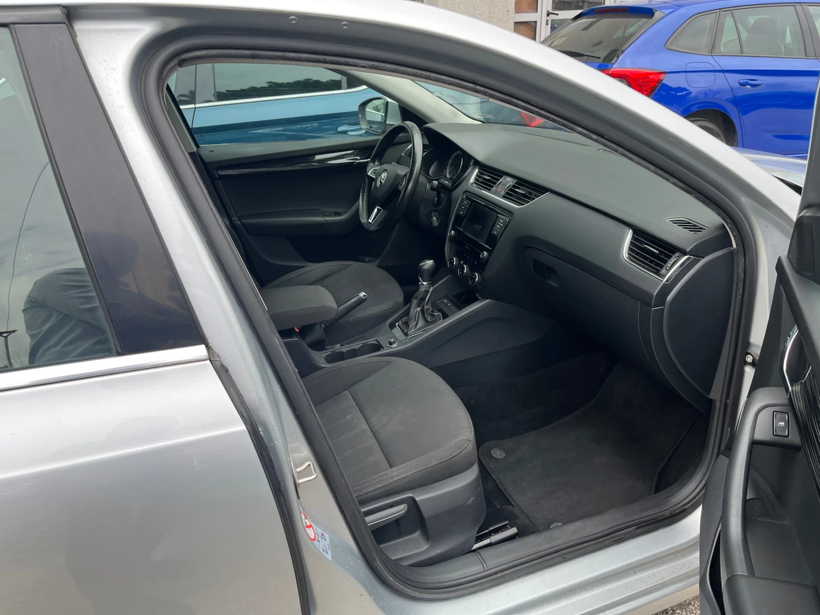 Skoda Octavia 1.5 TSI 6M, снимка 6 - Автомобили и джипове - 54217259