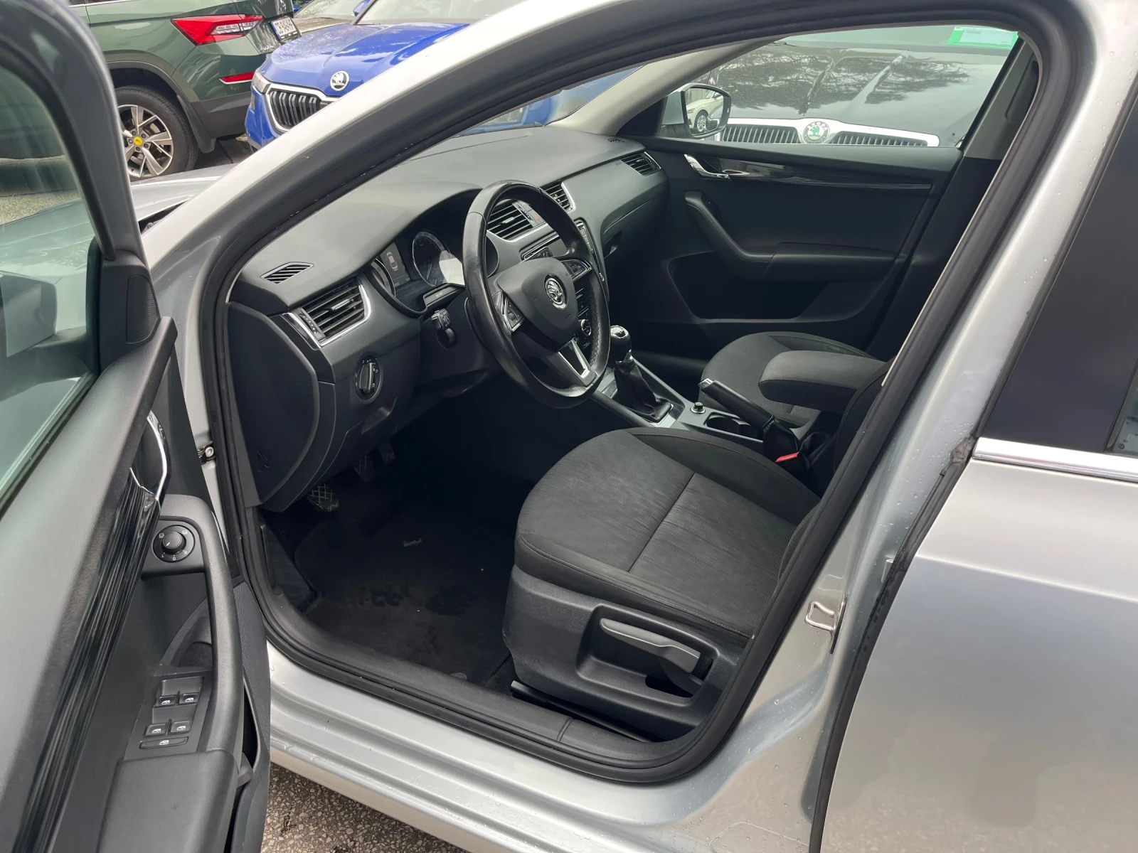 Skoda Octavia 1.5 TSI 6M, снимка 8 - Автомобили и джипове - 54217259