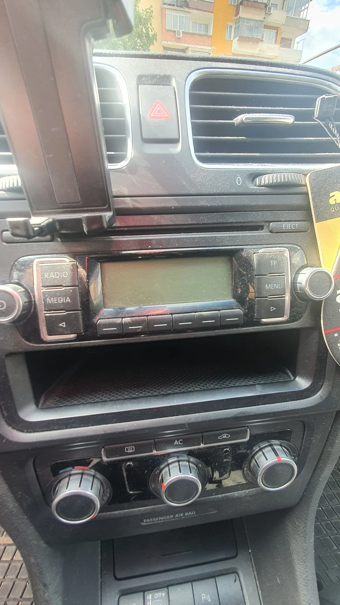 VW Golf 1.6 газ бензин, снимка 9 - Автомобили и джипове - 54380458