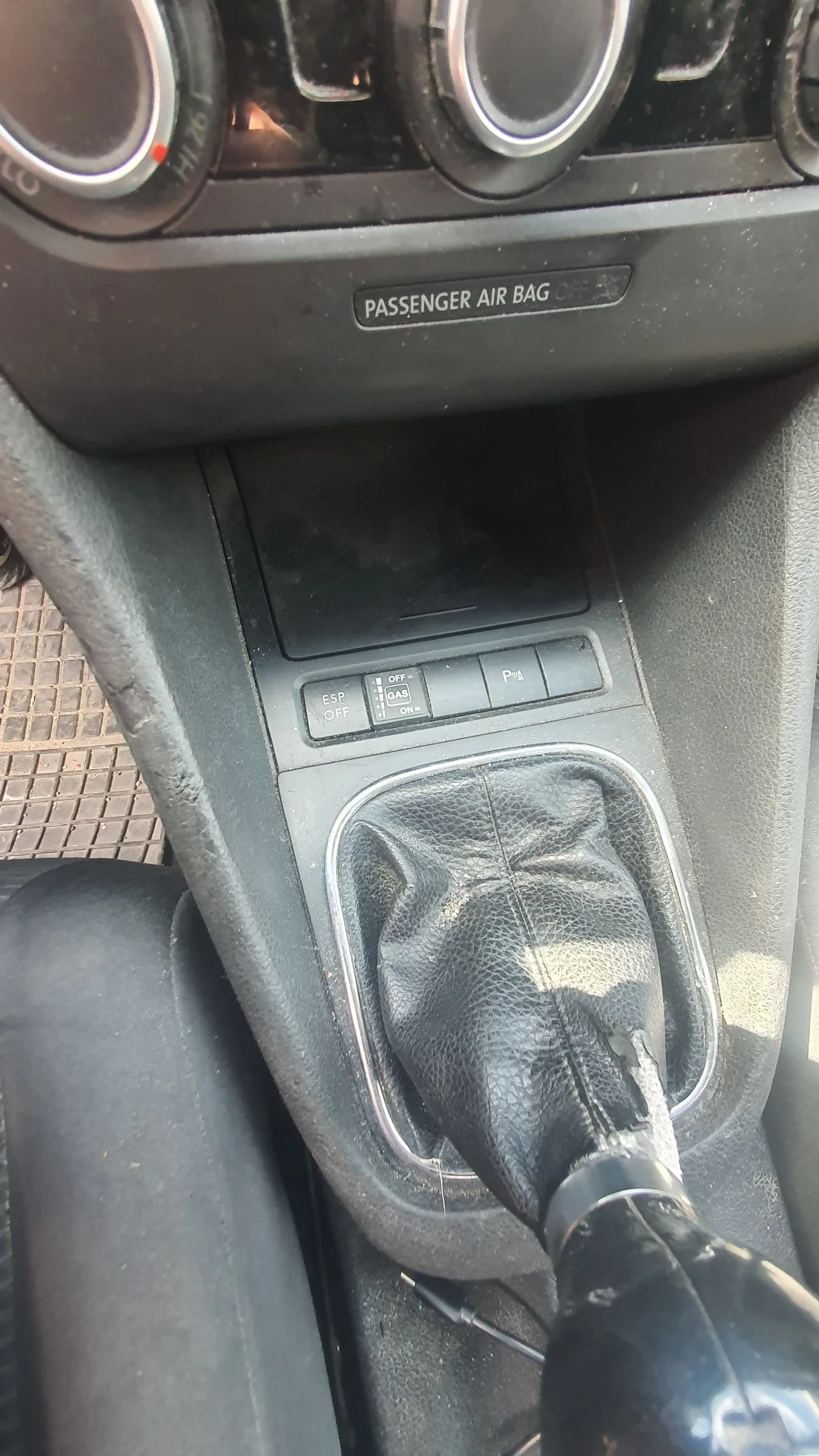 VW Golf 1.6 газ бензин, снимка 8 - Автомобили и джипове - 54380458