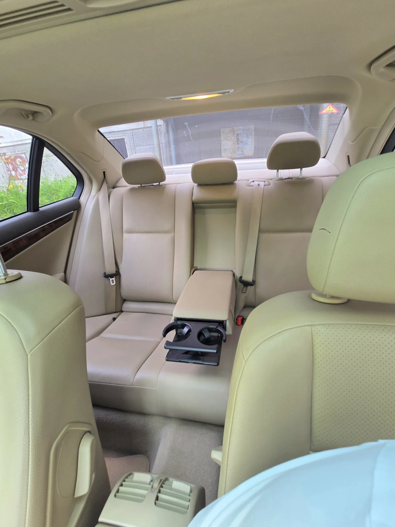 Mercedes-Benz C 300, снимка 7 - Автомобили и джипове - 54528183