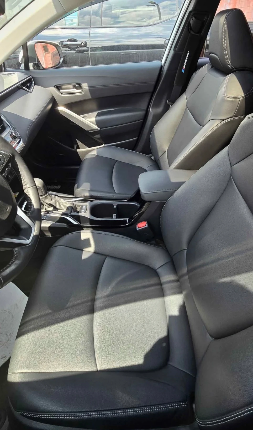 Toyota Corolla Cross HYBRID XLE * БЯЛА ПЕРЛА * BLIND SPOT * КАМЕРА * , снимка 6 - Автомобили и джипове - 54608732