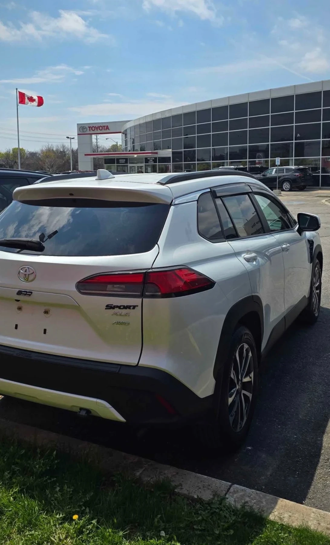 Toyota Corolla Cross HYBRID XLE * БЯЛА ПЕРЛА * BLIND SPOT * КАМЕРА * , снимка 5 - Автомобили и джипове - 54608732