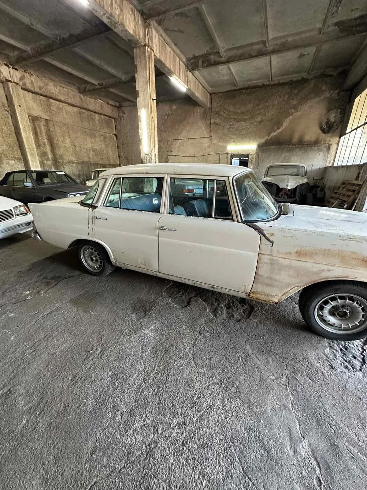 Mercedes-Benz 110, снимка 3 - Автомобили и джипове - 54731288