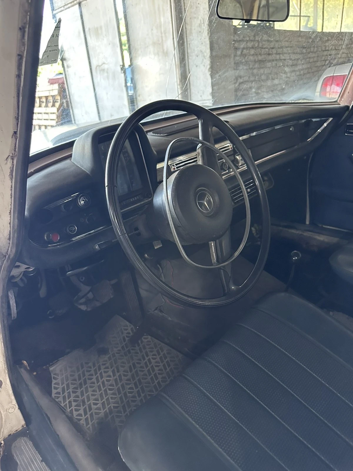Mercedes-Benz 110, снимка 9 - Автомобили и джипове - 54731288