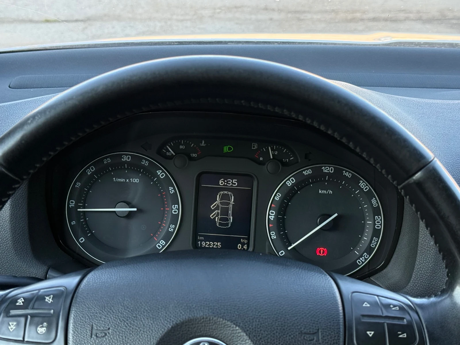 Skoda Octavia 1.9* Кожа* Климатроник, снимка 15 - Автомобили и джипове - 54769742