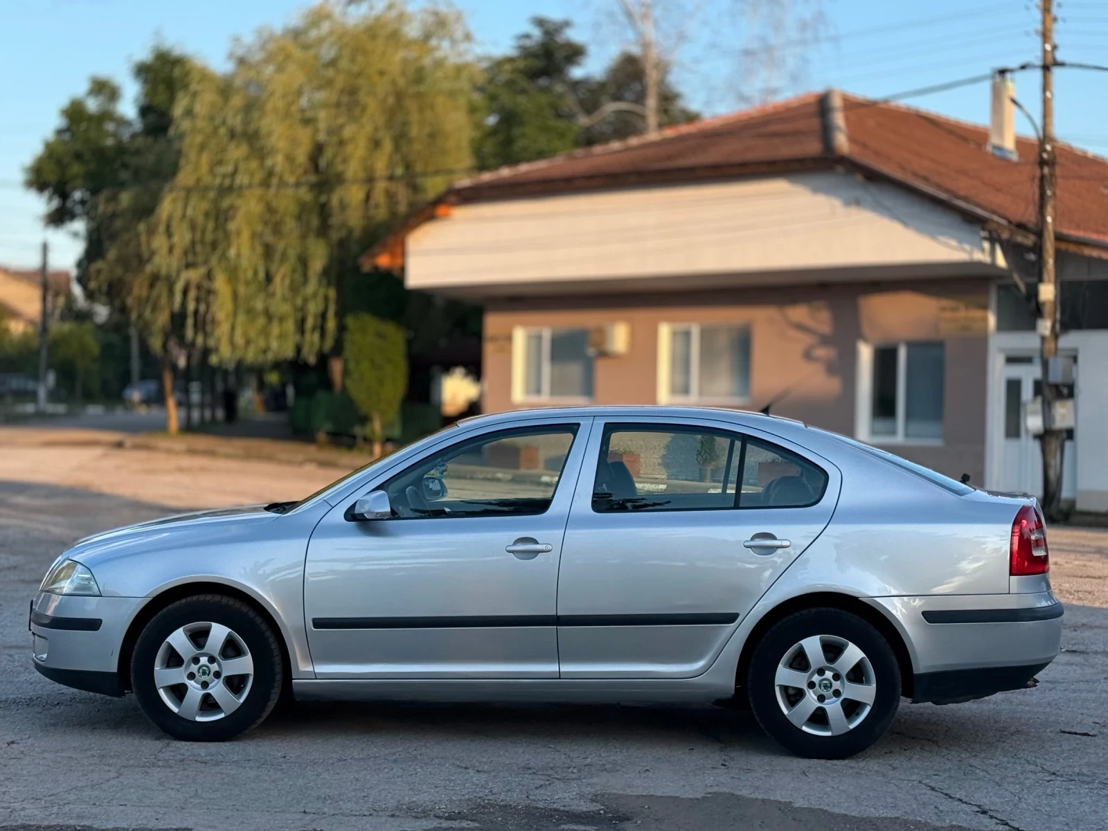 Skoda Octavia 1.9* Кожа* Климатроник, снимка 8 - Автомобили и джипове - 54769742