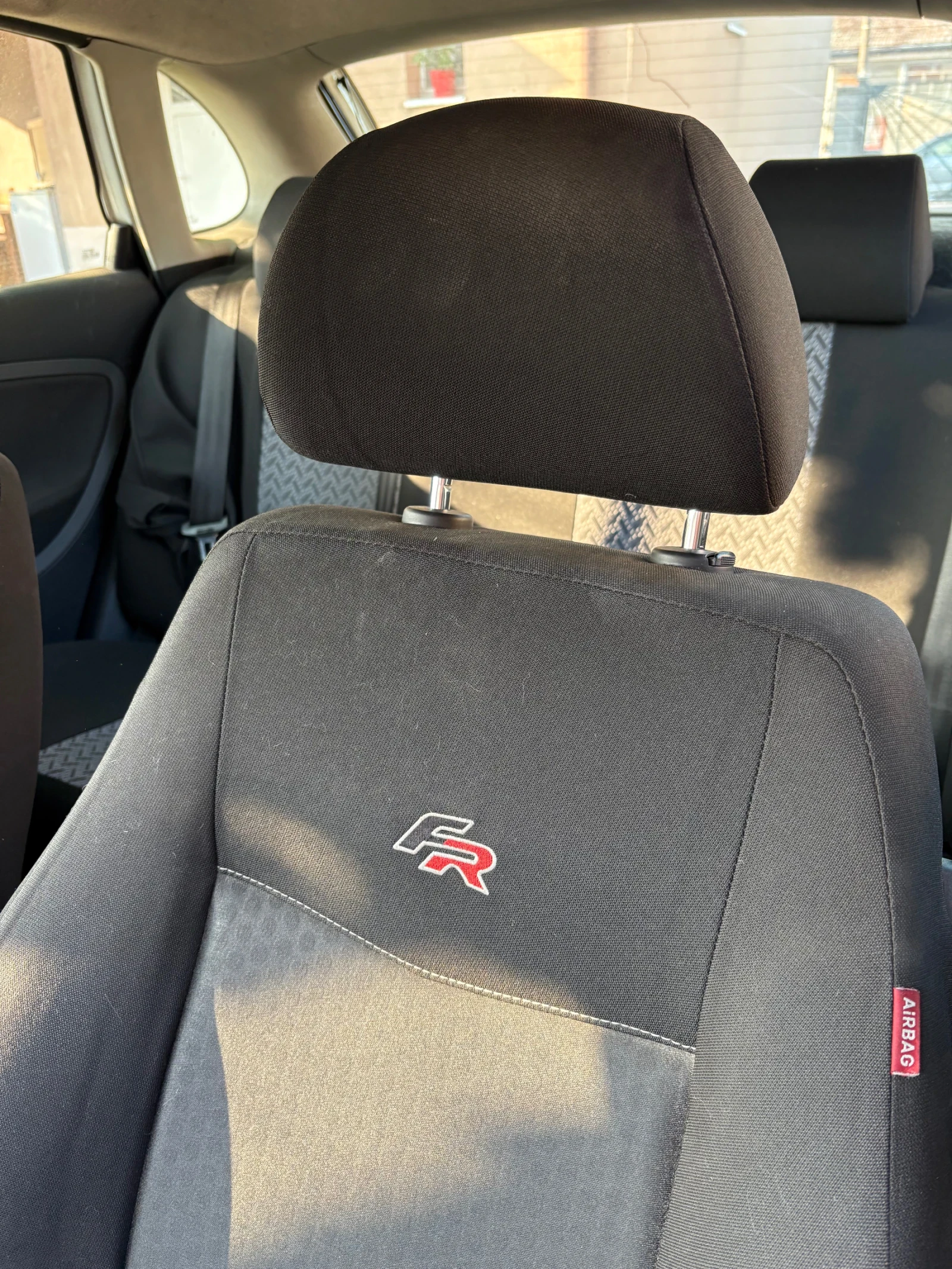 Seat Ibiza, снимка 6 - Автомобили и джипове - 54936595