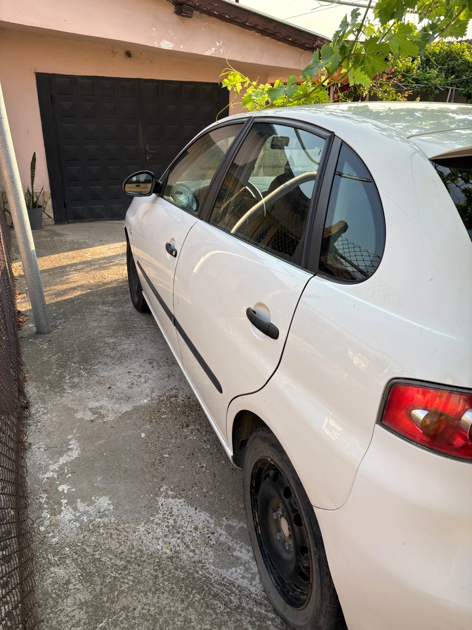 Seat Ibiza, снимка 4 - Автомобили и джипове - 54936595