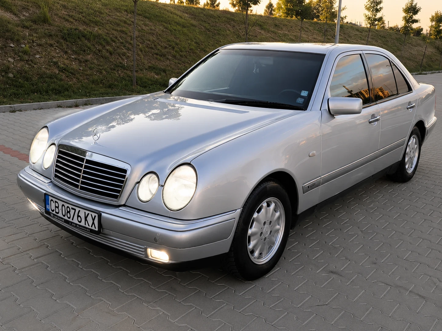 Mercedes-Benz E 200