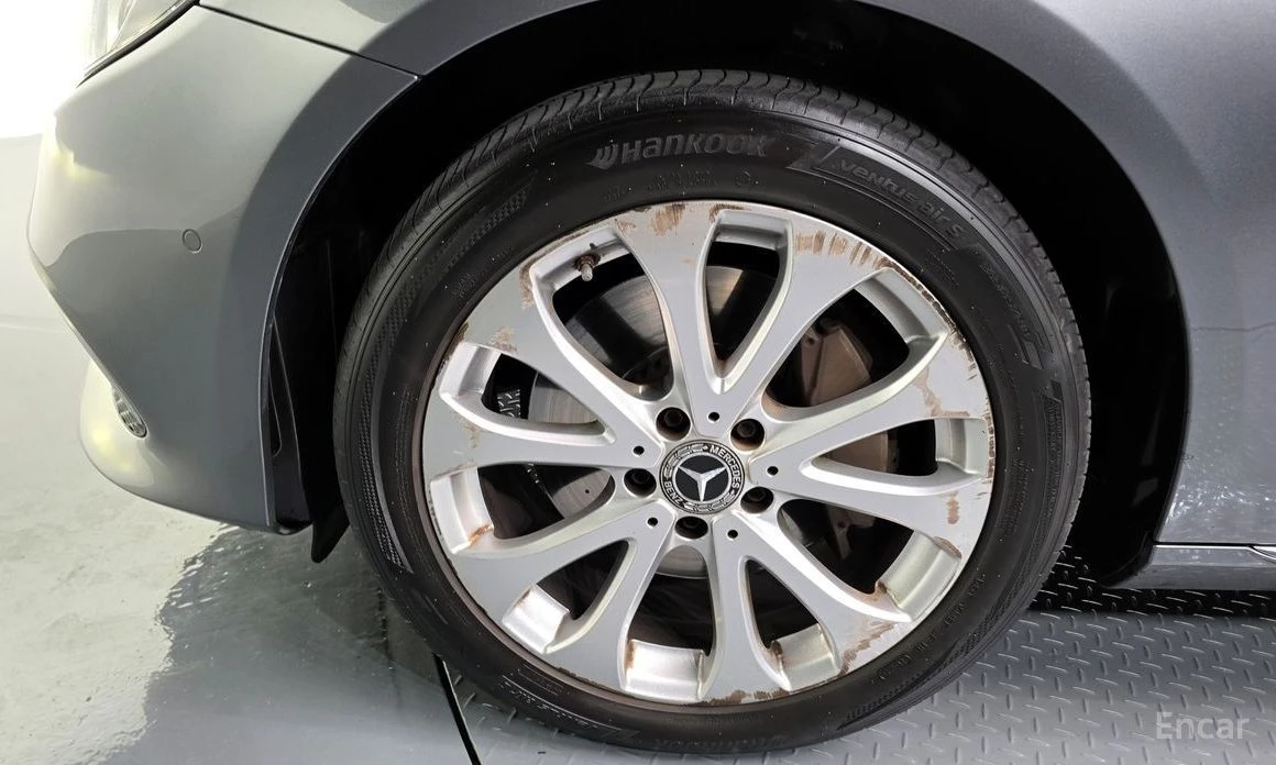 Mercedes-Benz E 300, снимка 5 - Автомобили и джипове - 55103211