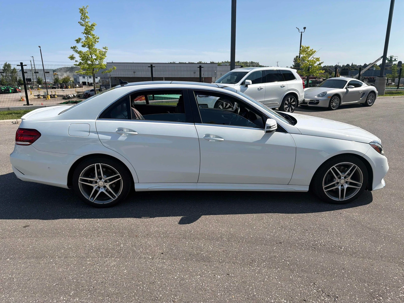 Mercedes-Benz E 400 AMG * 4MATIC * ПАНОРАМА * CARFAX * 44K KM * , снимка 4 - Автомобили и джипове - 55426191