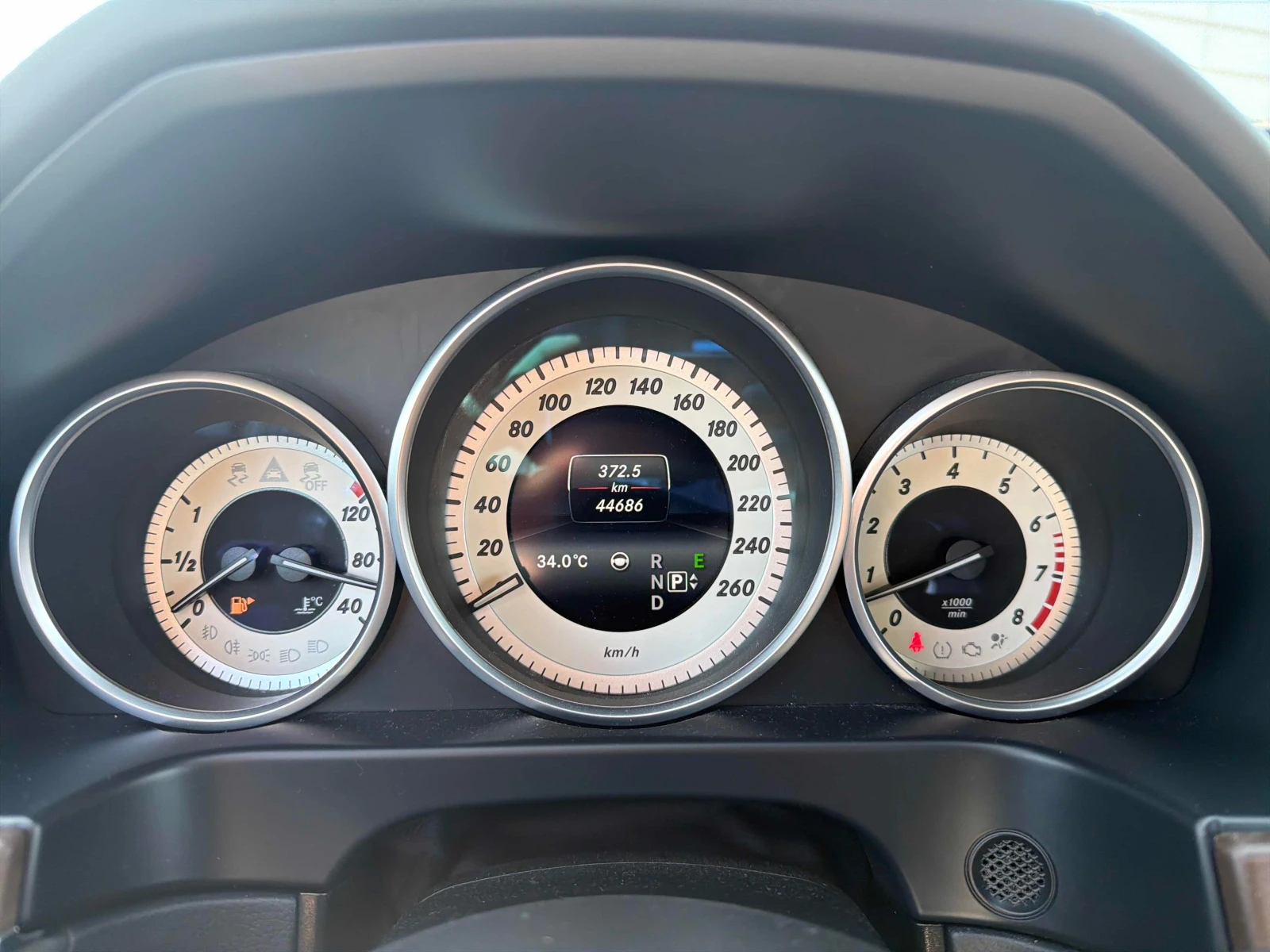 Mercedes-Benz E 400 AMG * 4MATIC * ПАНОРАМА * CARFAX * 44K KM * , снимка 9 - Автомобили и джипове - 55426191
