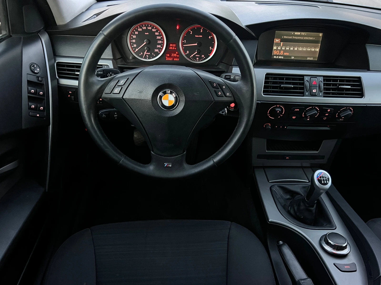 BMW 530 d M-PERFORMANCE/FACE/NAVI/6sk/KLIMATRONIK/UNIKAT, снимка 16 - Автомобили и джипове - 55812471