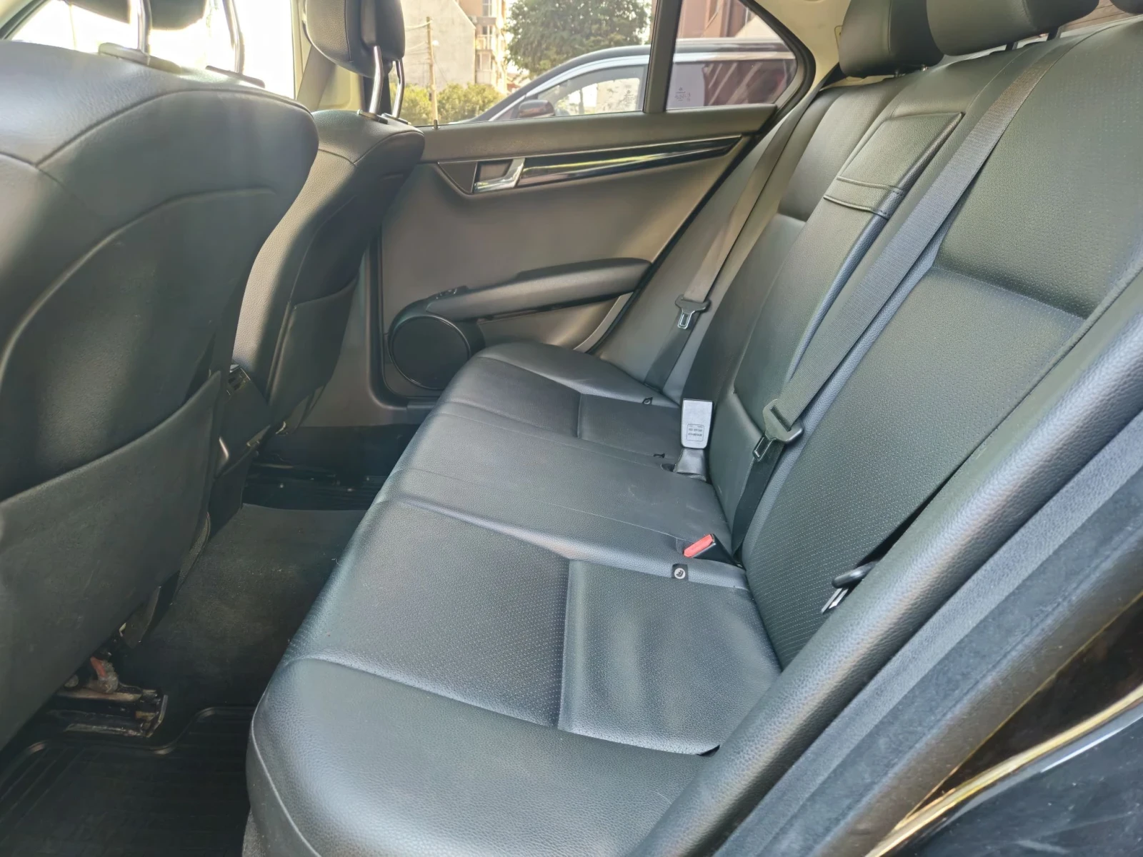 Mercedes-Benz C 200, снимка 10 - Автомобили и джипове - 56018222