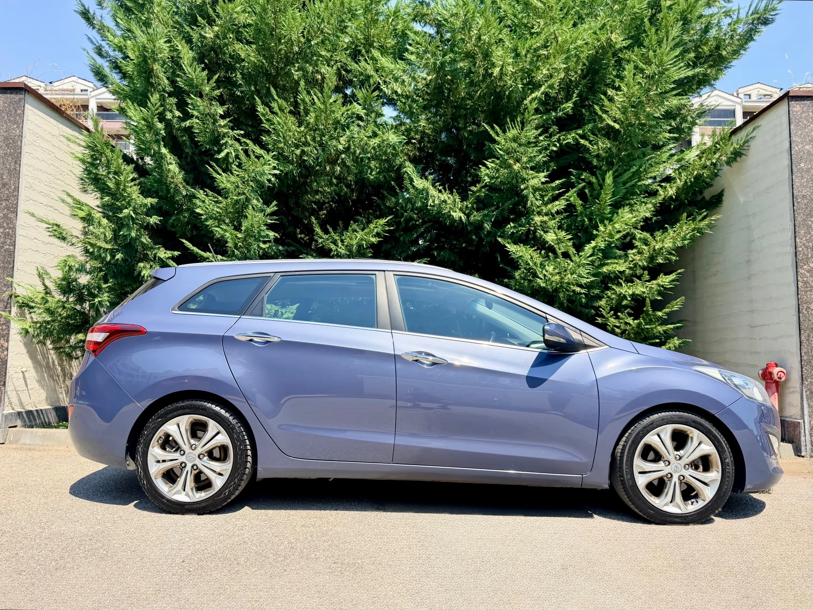 Hyundai I30 1.6CRDI PANORAMA AVTOMATIK NAVI KAMERA KEYLESS-GO , снимка 4 - Автомобили и джипове - 56120357