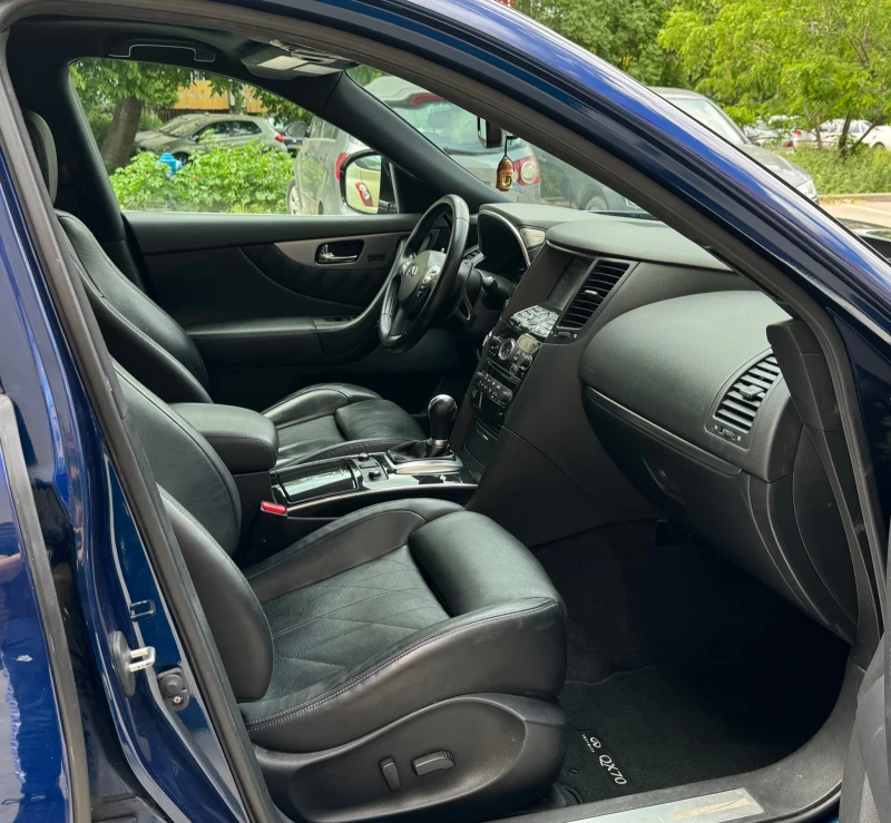 Infiniti QX70 S 3.7, снимка 10 - Автомобили и джипове - 51516078
