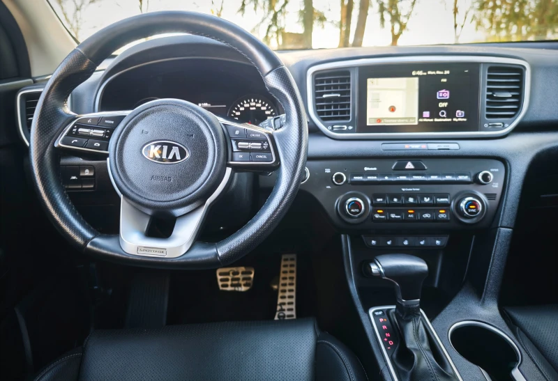 Kia Sportage 1.6 CRDI 4x4, снимка 12 - Автомобили и джипове - 52527050