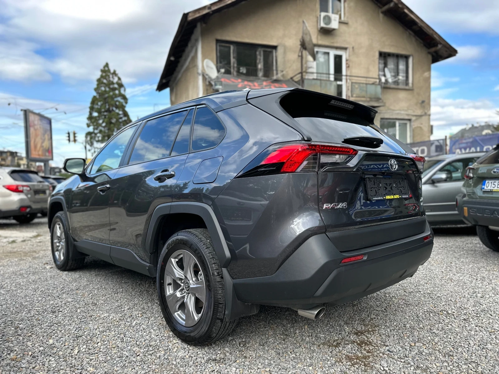 Toyota Rav4 2.5 XLE AWD - изображение 6