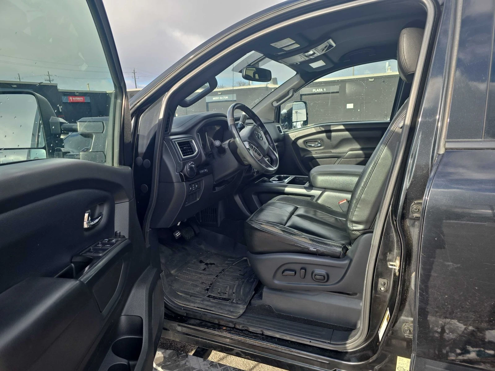 Nissan Titan crew cab CARFAX    | Mobile.bg   6