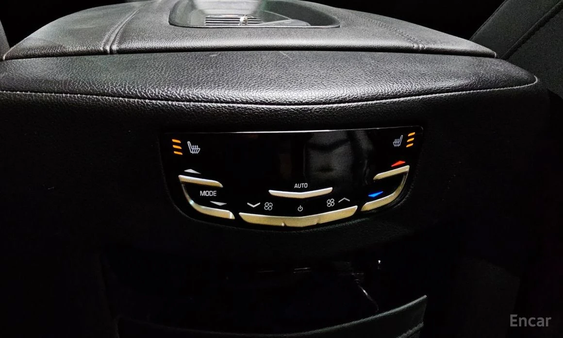 Cadillac Escalade 6.2* V8* ПОДГРЕВ* ОБДУХВАНЕ* ХЕДЪП* МАСАЖ* , снимка 16 - Автомобили и джипове - 54219476