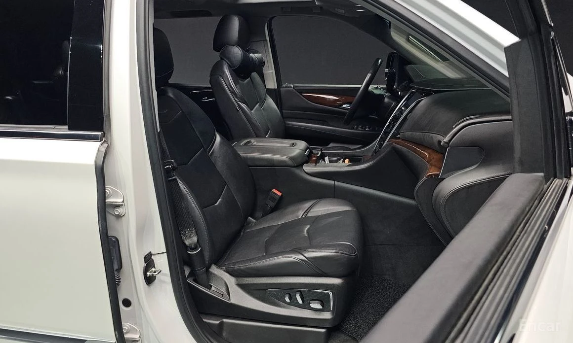 Cadillac Escalade 6.2* V8* ПОДГРЕВ* ОБДУХВАНЕ* ХЕДЪП* МАСАЖ* , снимка 13 - Автомобили и джипове - 54219476