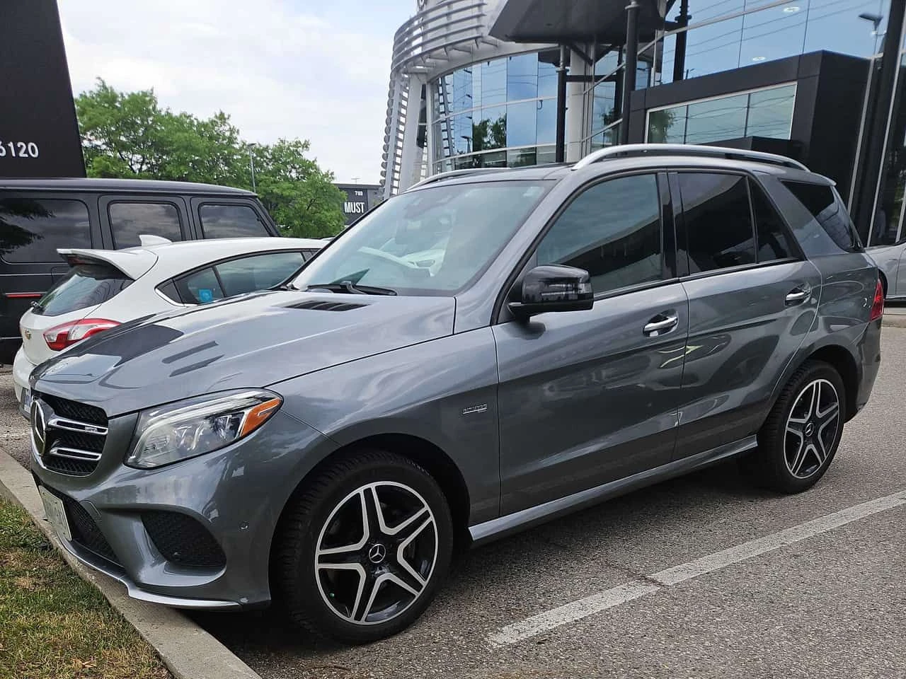 Mercedes-Benz GLE 43 AMG * ПРЕДСТАВИТЕЛСТВО * 360 * PANO, снимка 2 - Автомобили и джипове - 54875648
