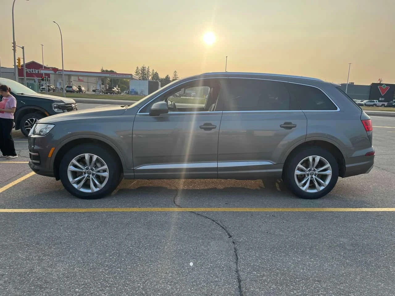Audi Q7  Progressiv * CARFAX * БЕЗ ПЪРВОНАЧАЛНА ВНОСКА, снимка 2 - Автомобили и джипове - 55735217