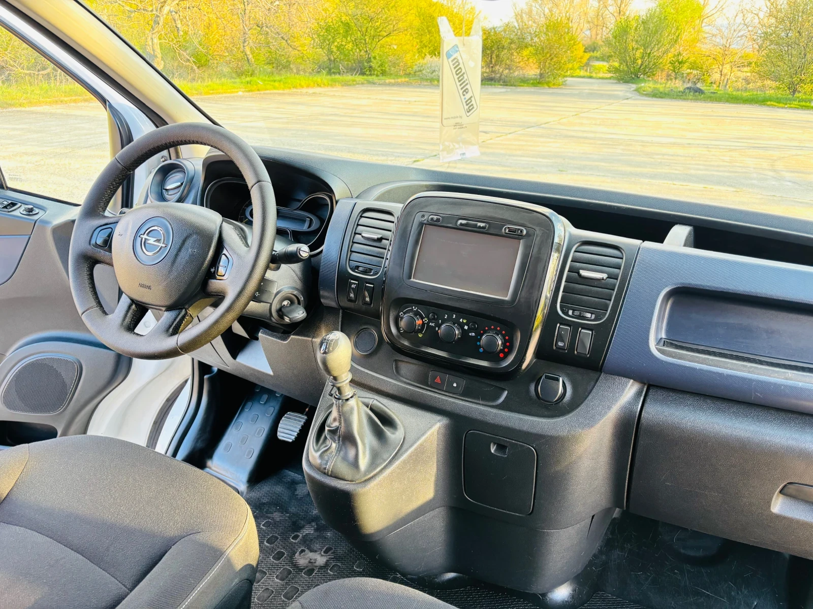 Opel Vivaro MAXI, снимка 11 - Бусове и автобуси - 54251561