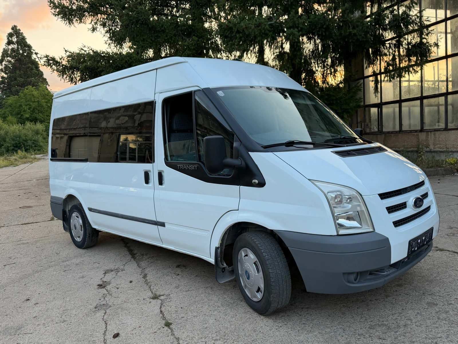 Ford Transit 2.2 140кс 6 скорости 9местен климатик, снимка 3 - Бусове и автобуси - 55775501