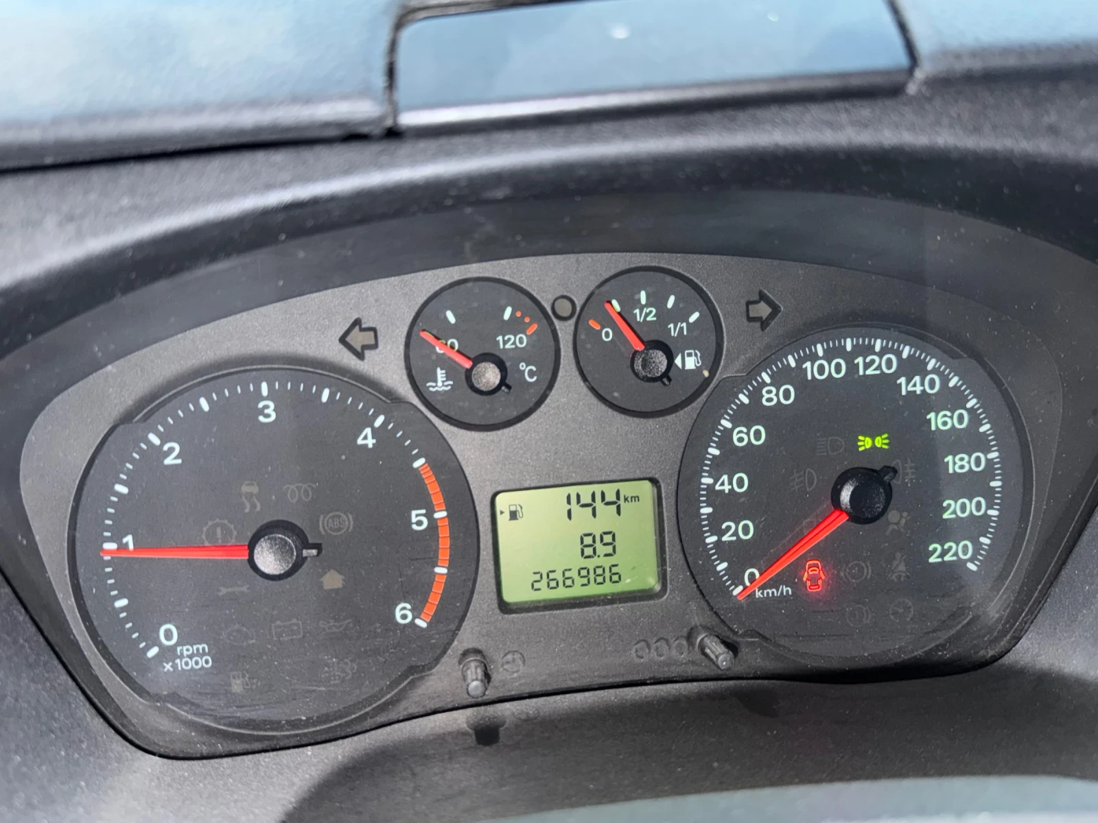 Ford Transit 2.2 140кс 6 скорости 9местен климатик, снимка 7 - Бусове и автобуси - 55775501