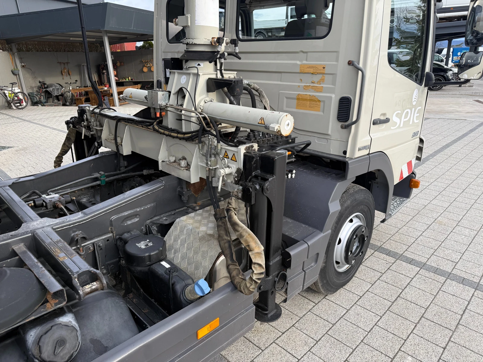 Mercedes-Benz Atego 918 Bluetec4 9500кг. Самосвал с кран  - изображение 10