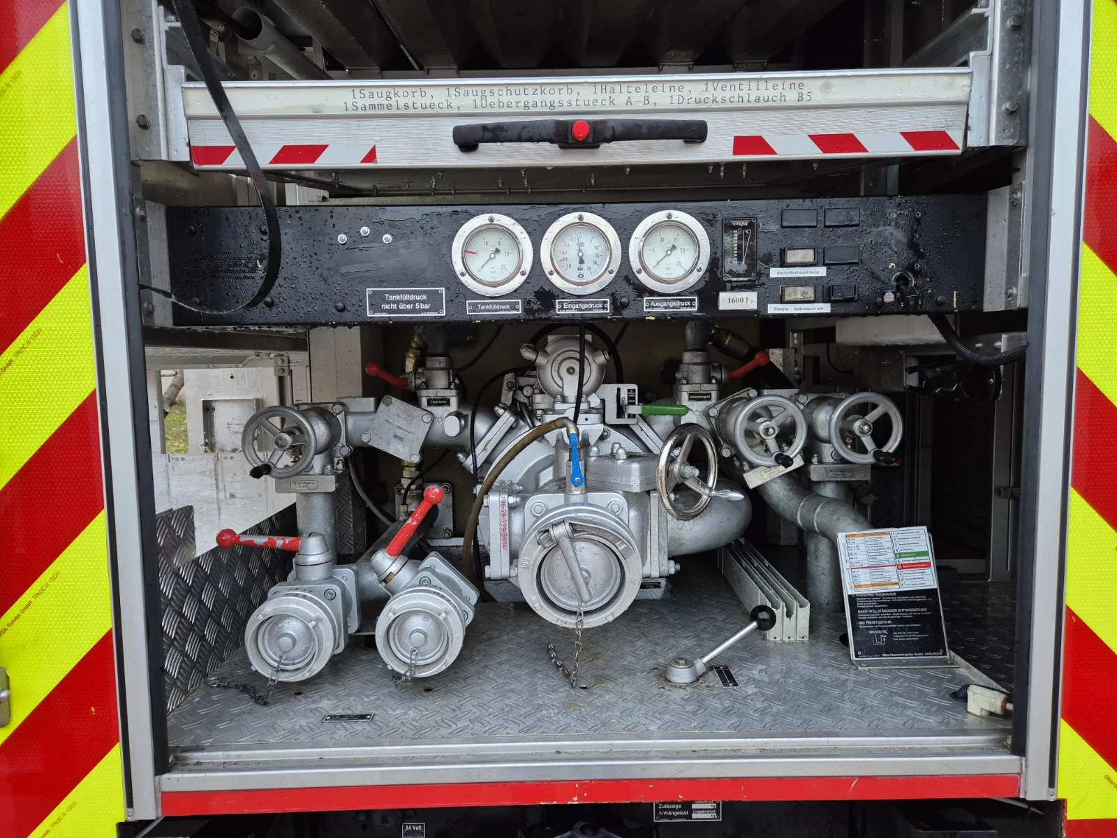 Man 12.222 4х4 LF16/12 Пожарен автомобил, снимка 16 - Камиони - 54171998