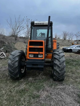 Трактор Renault, снимка 3