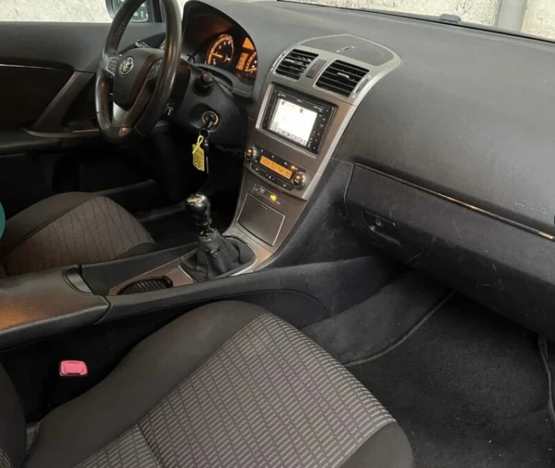 Toyota Avensis 1.8 VVT-i* * 147 kc* * EURO5* * НАВИГАЦИЯ, снимка 12 - Автомобили и джипове - 52827578