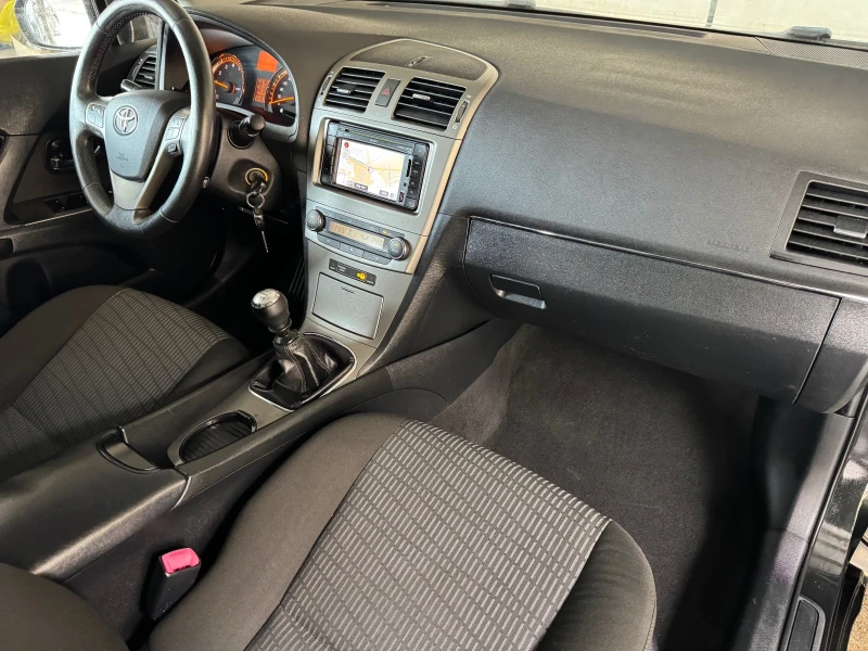 Toyota Avensis 1.8 VVT-i* * 147 kc* * EURO5* * НАВИГАЦИЯ, снимка 13 - Автомобили и джипове - 52827578