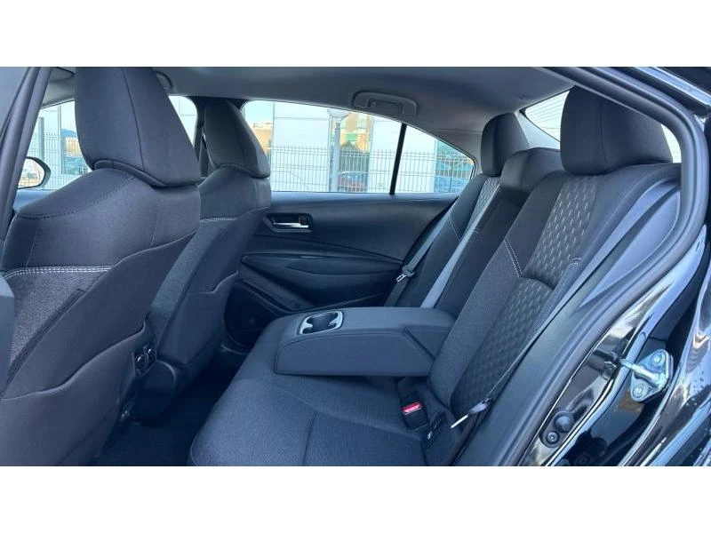 Toyota Corolla SDN 1.5 6MT Executive MY25, снимка 11 - Автомобили и джипове - 53028672