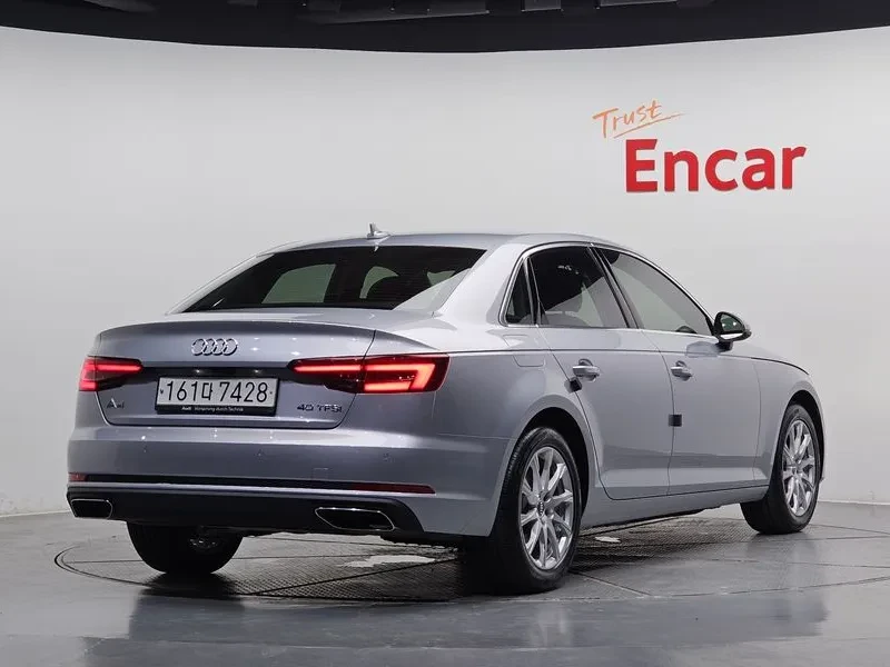 Audi A4  40 Tfsi, снимка 2 - Автомобили и джипове - 56577589
